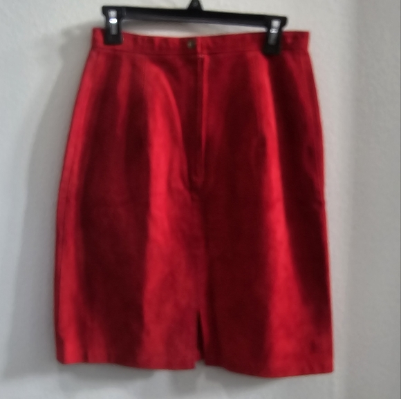 Red suede mini skirt size 11/12 - Picture 4 of 7
